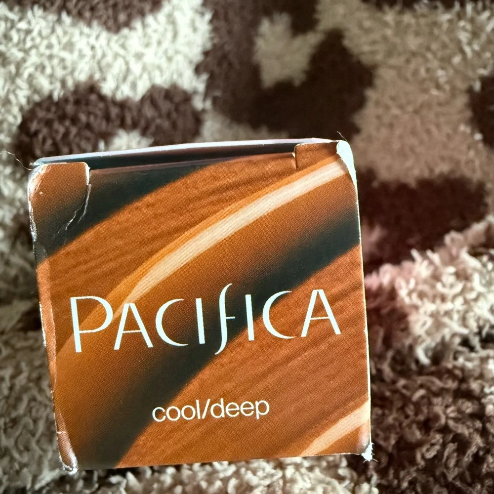 NIB Pacifica Ultra CC Cream Radiant Foundation / Broad Spectrum SPF 30 Cool/Deep